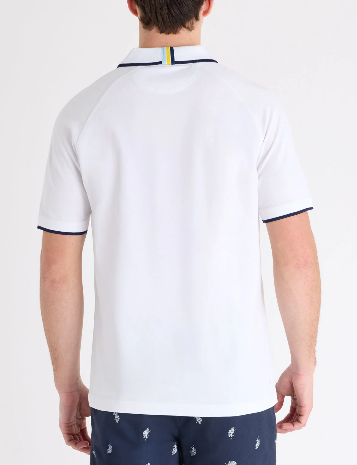 1032-quarter-zip-raglan-sleeve-polo-shirt-4.webp QUARTER ZIP RAGLAN SLEEVE POLO SHIRT