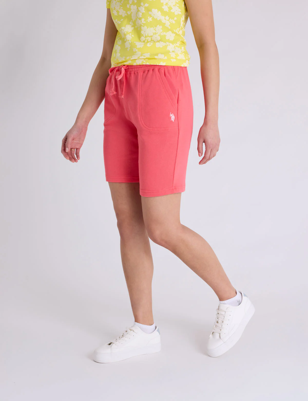 10603-drawstring-logo-bermuda-shorts-3.webp DRAWSTRING LOGO BERMUDA SHORTS