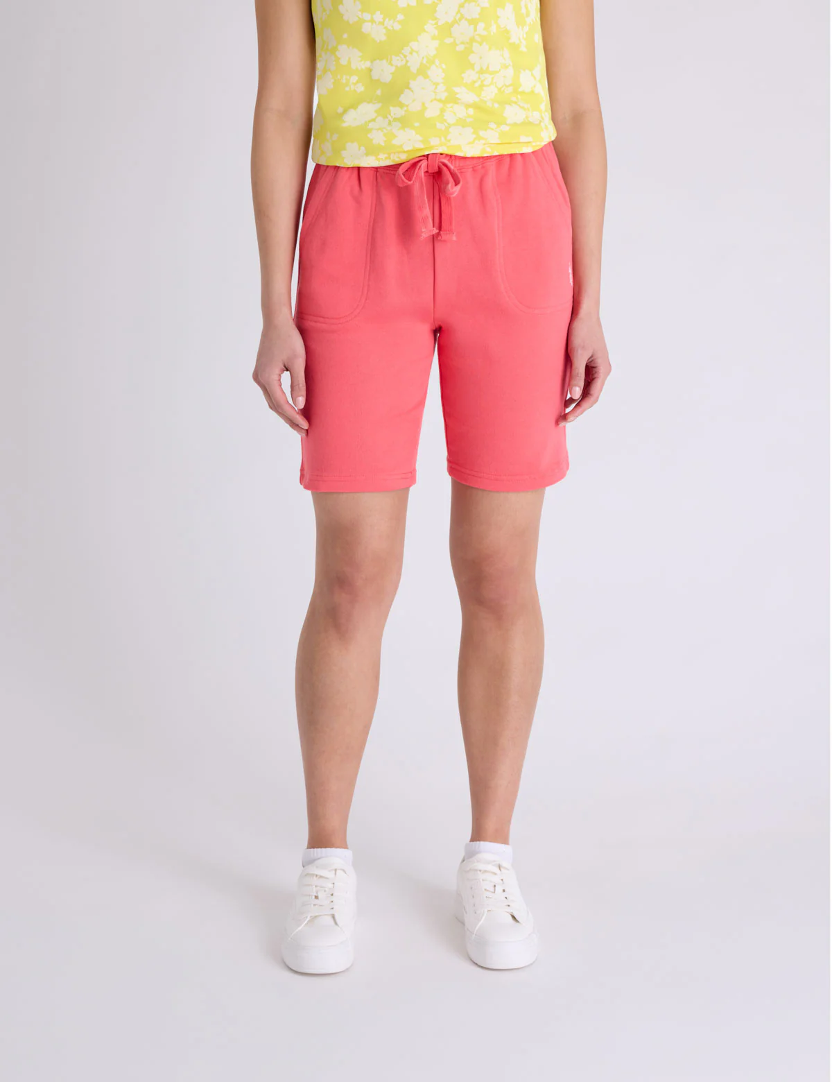 10603-drawstring-logo-bermuda-shorts-4.webp DRAWSTRING LOGO BERMUDA SHORTS
