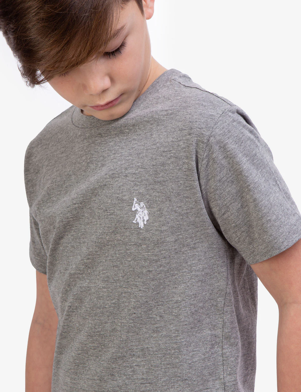 10725-boys-basic-crew-neck-t-shirt-19.webp BOYS BASIC CREW NECK T-SHIRT