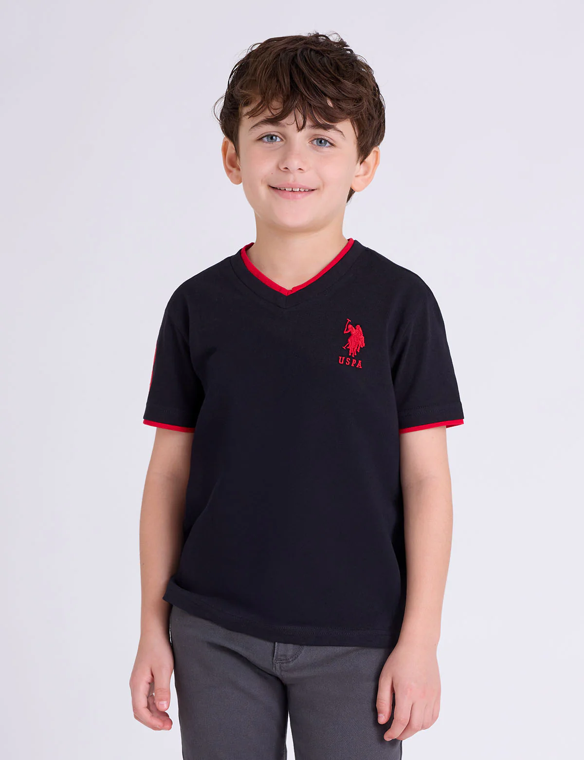 10762-boys-basic-v-neck-t-shirt-5.webp BOYS BASIC V-NECK T-SHIRT