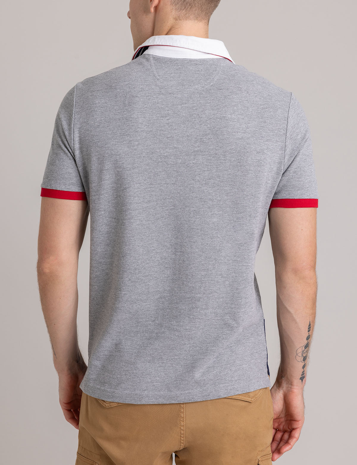 11362-colorblock-pique-polo-shirt-with-twill-collar-9.jpg COLORBLOCK PIQUE POLO SHIRT WITH TWILL COLLAR