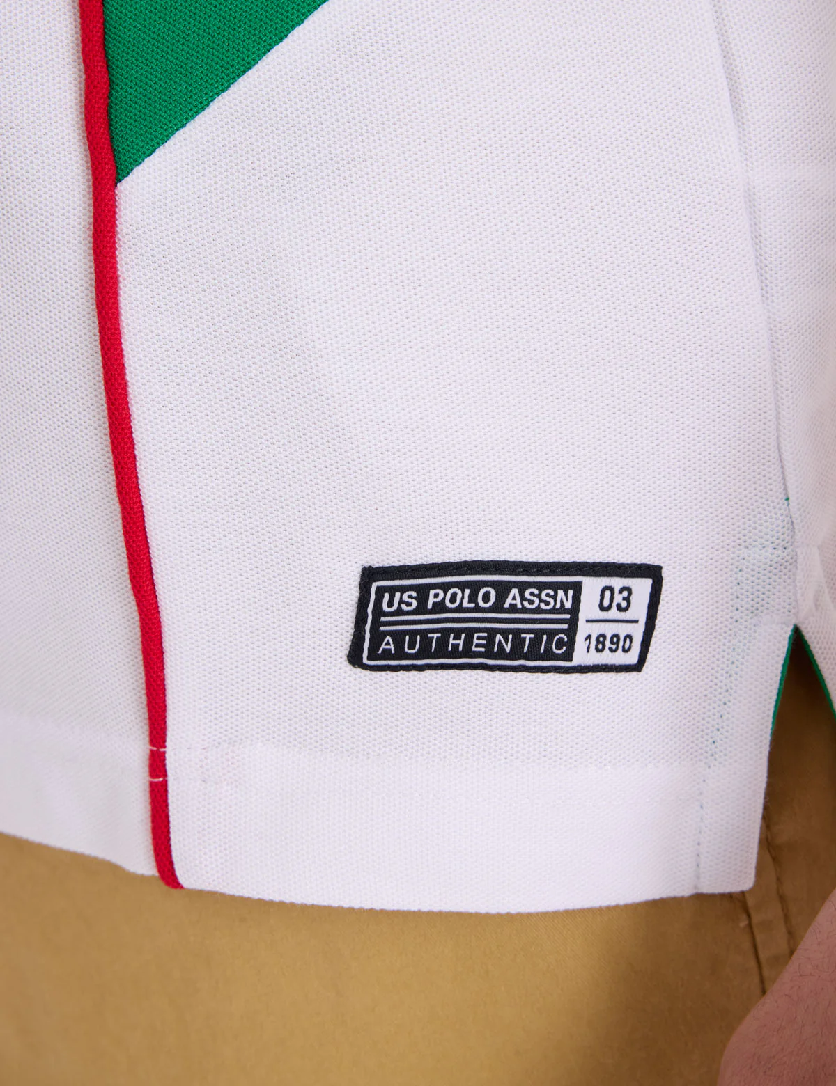 1172-mexico-shield-performance-pique-polo-shirt-4.webp MEXICO SHIELD PERFORMANCE PIQUE POLO SHIRT