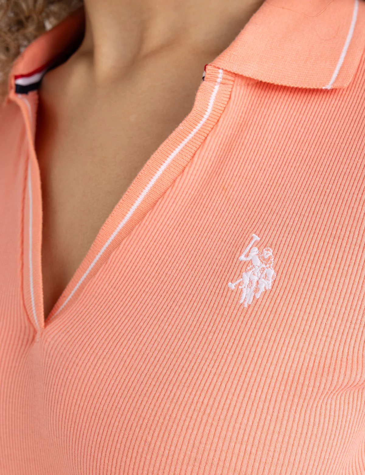 11771-tipped-split-neck-ribbed-polo-shirt-3.webp TIPPED SPLIT NECK RIBBED POLO SHIRT