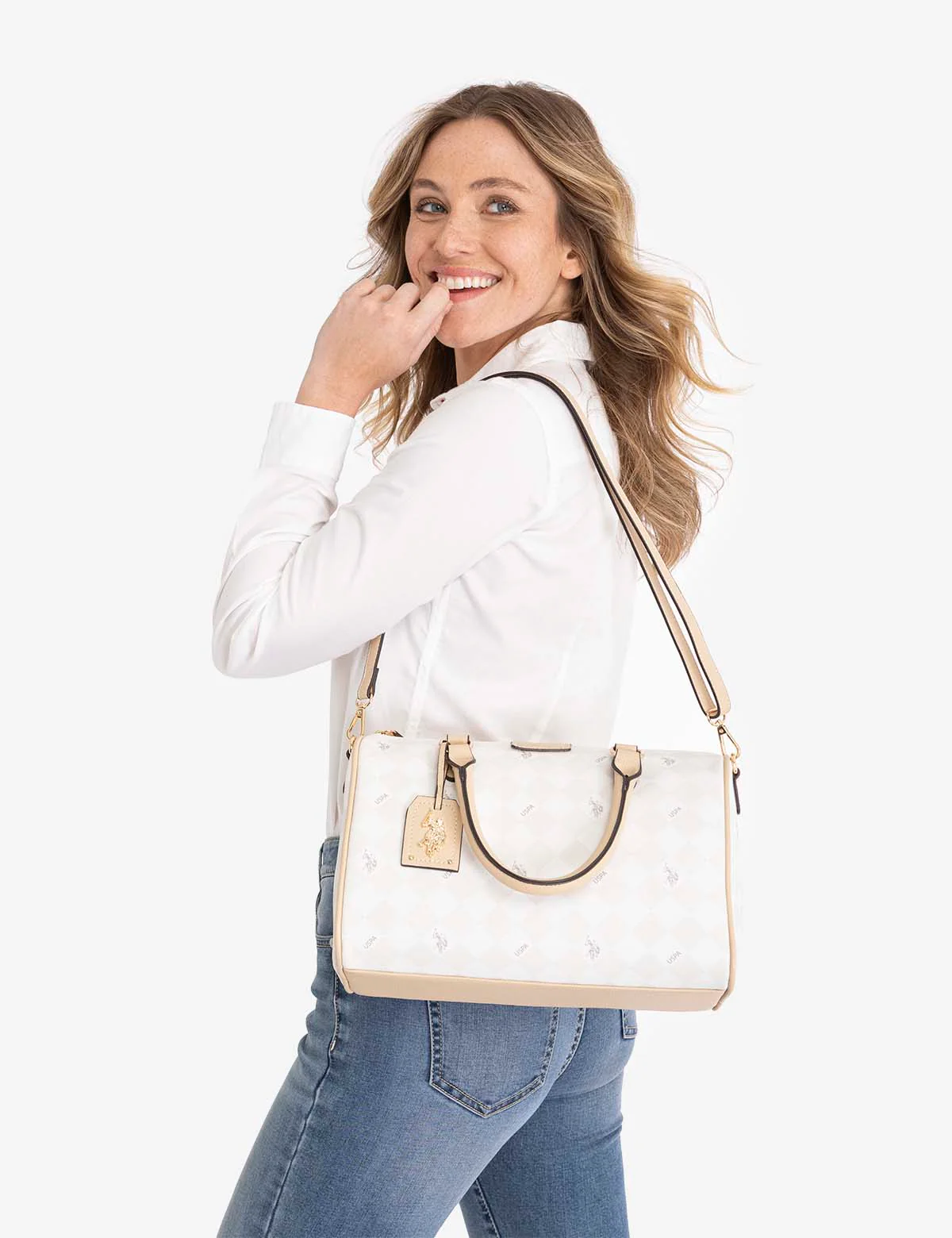 11900-diamond-signature-swifty-satchel-bag-3.webp DIAMOND SIGNATURE SWIFTY SATCHEL BAG