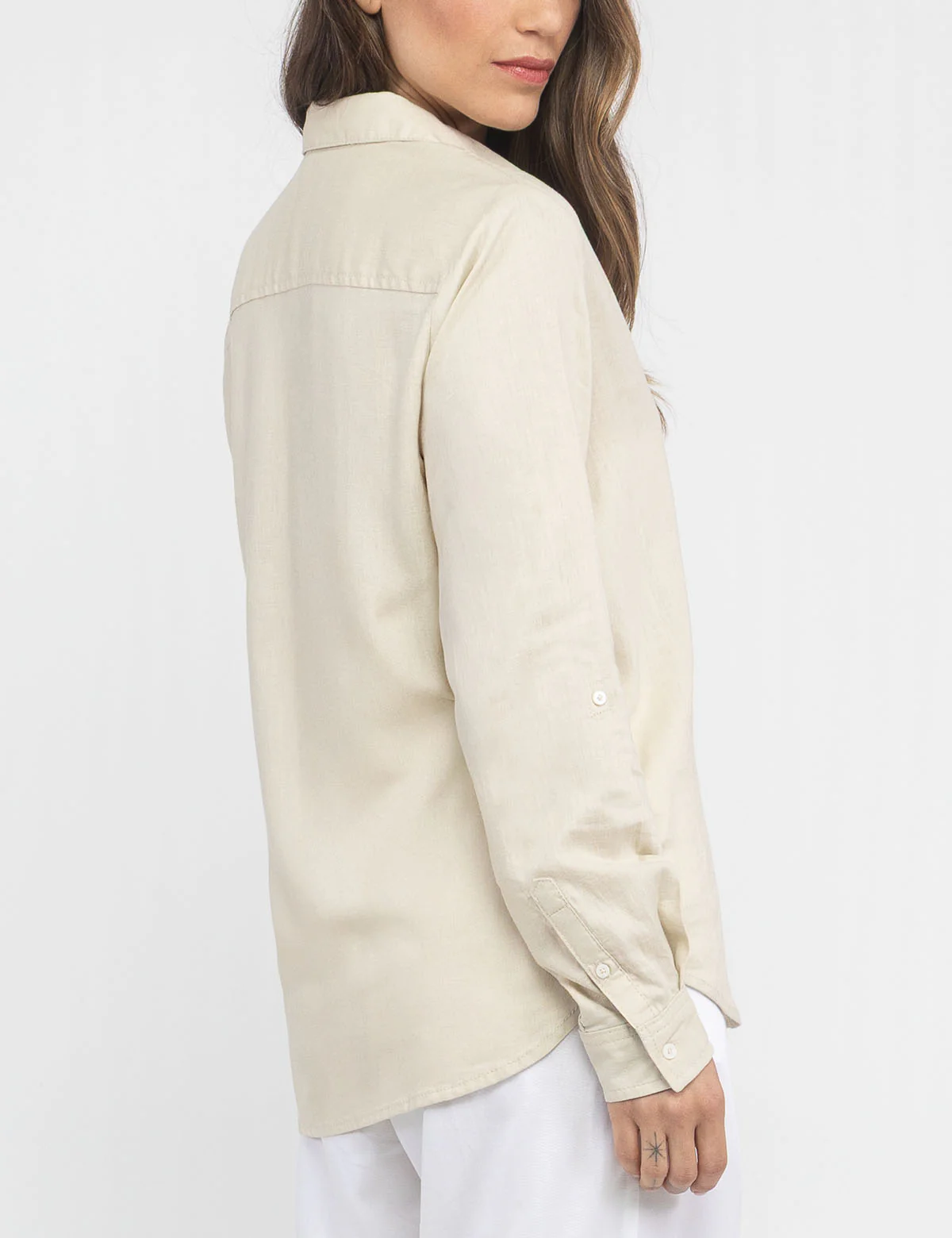 11901-water-floral-linen-roll-sleeve-shirt-3.webp WATER FLORAL LINEN ROLL SLEEVE SHIRT