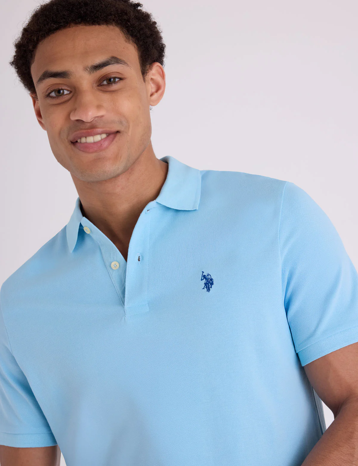 12238-solid-pique-small-logo-polo-shirt-1.webp SOLID PIQUE SMALL LOGO POLO SHIRT