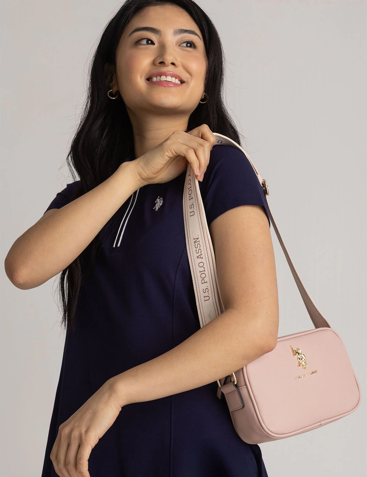 1265-classic-zip-crossbody-bag-1.webp CLASSIC ZIP CROSSBODY BAG