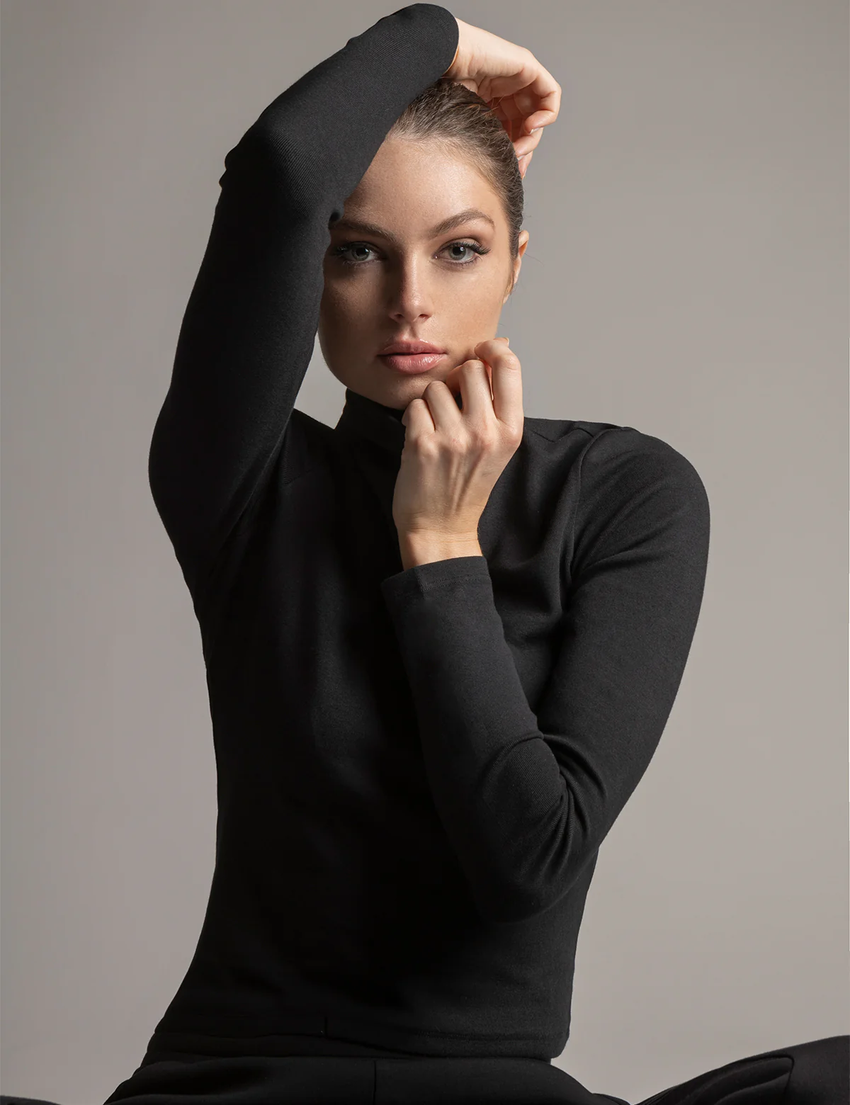 12810-white-label-essential-mock-neck-rib-top-10.webp WHITE LABEL ESSENTIAL MOCK NECK RIB TOP