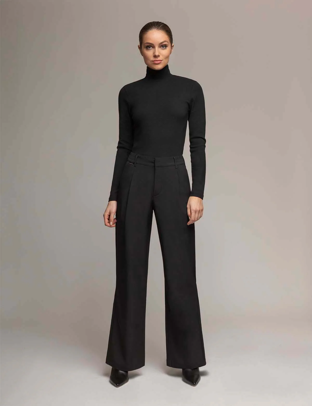 12810-white-label-essential-mock-neck-rib-top-7.webp WHITE LABEL ESSENTIAL MOCK NECK RIB TOP