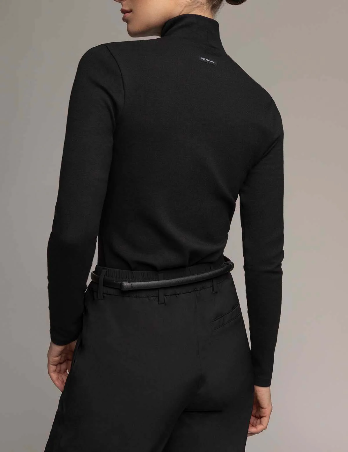 12810-white-label-essential-mock-neck-rib-top-8.webp WHITE LABEL ESSENTIAL MOCK NECK RIB TOP