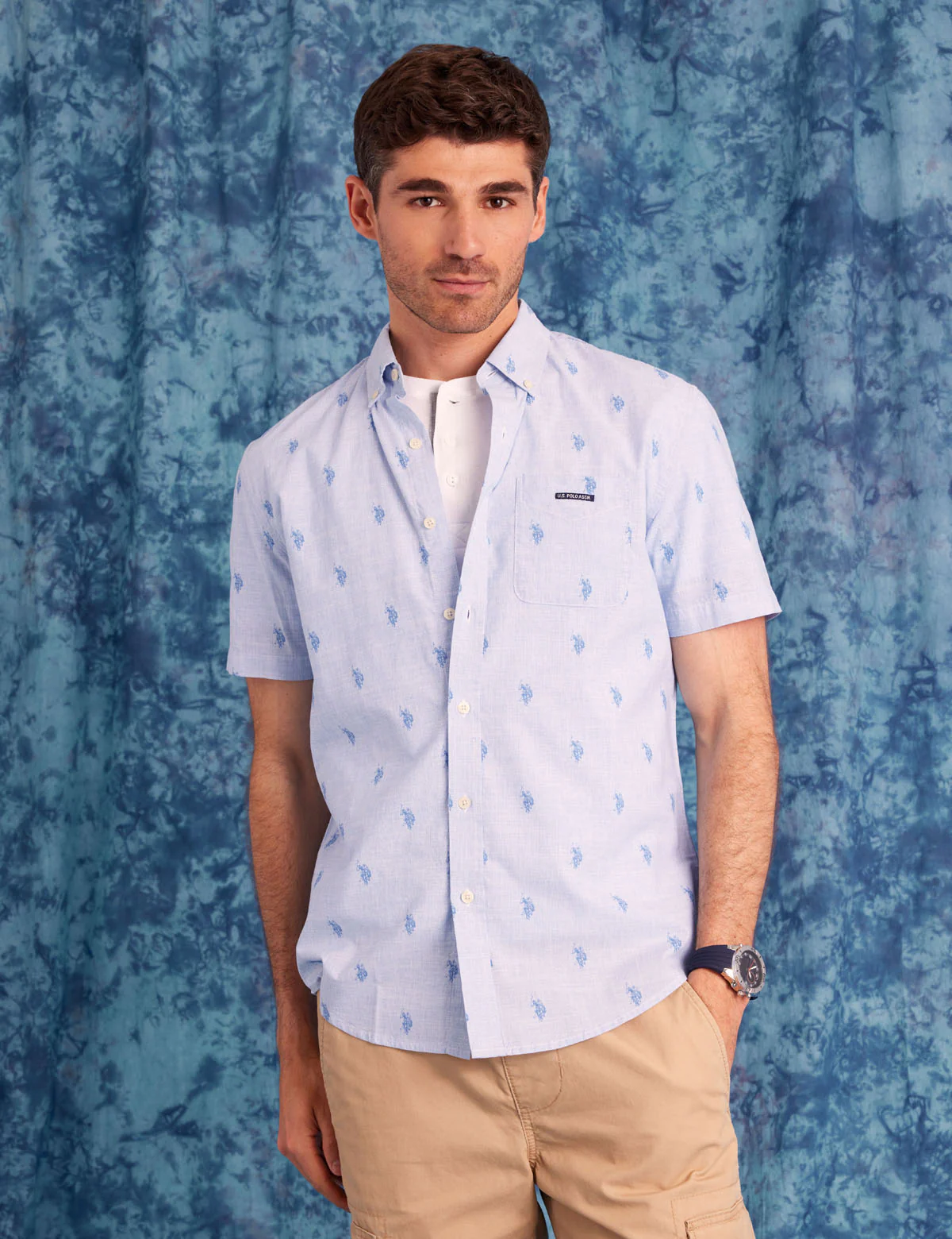 13003-short-sleeve-all-over-logo-poplin-shirt-1.webp SHORT SLEEVE ALL OVER LOGO POPLIN SHIRT