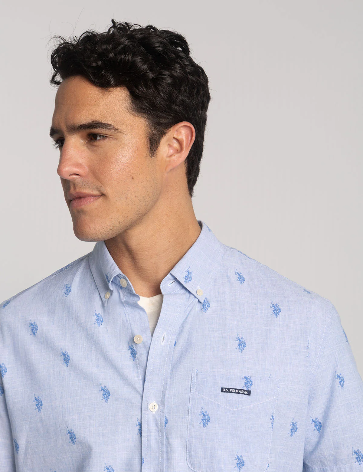 13003-short-sleeve-all-over-logo-poplin-shirt-4.webp SHORT SLEEVE ALL OVER LOGO POPLIN SHIRT