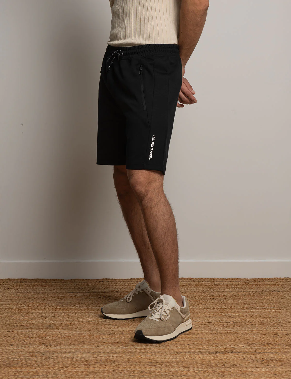 13033-white-label-bonded-interlock-jogger-shorts-11.webp WHITE LABEL BONDED INTERLOCK JOGGER SHORTS
