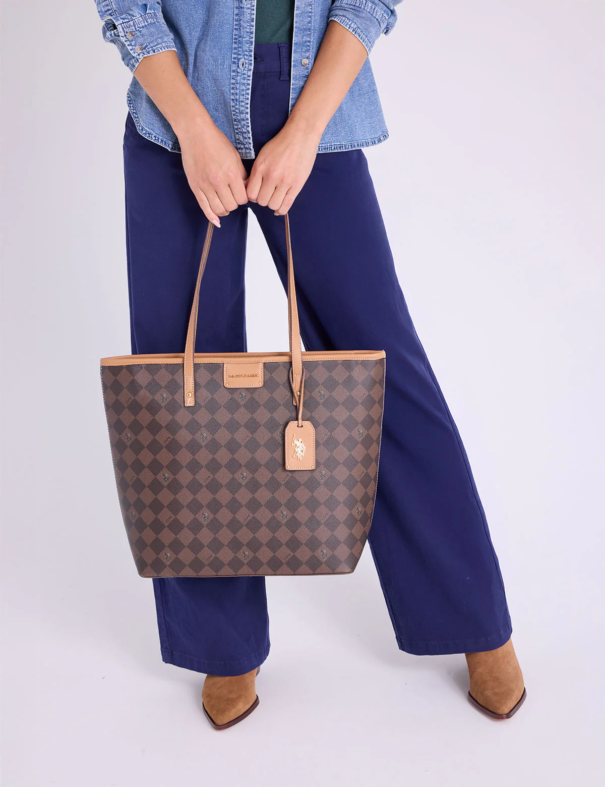 13403-diamond-signature-tote-bag-1.webp DIAMOND SIGNATURE TOTE BAG