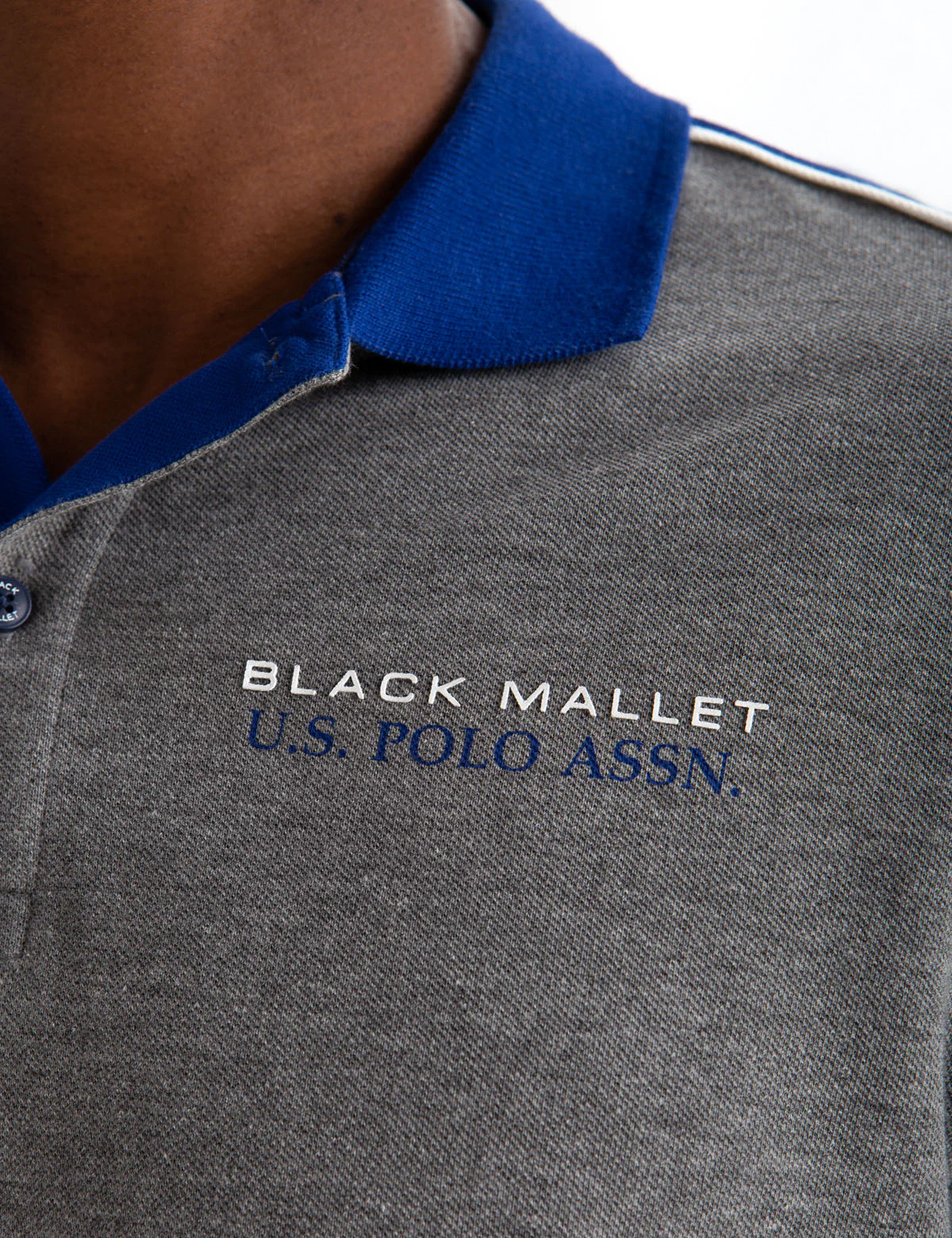 15562-black-mallet-shoulder-piecing-polo-shirt-8.webp BLACK MALLET SHOULDER PIECING POLO SHIRT