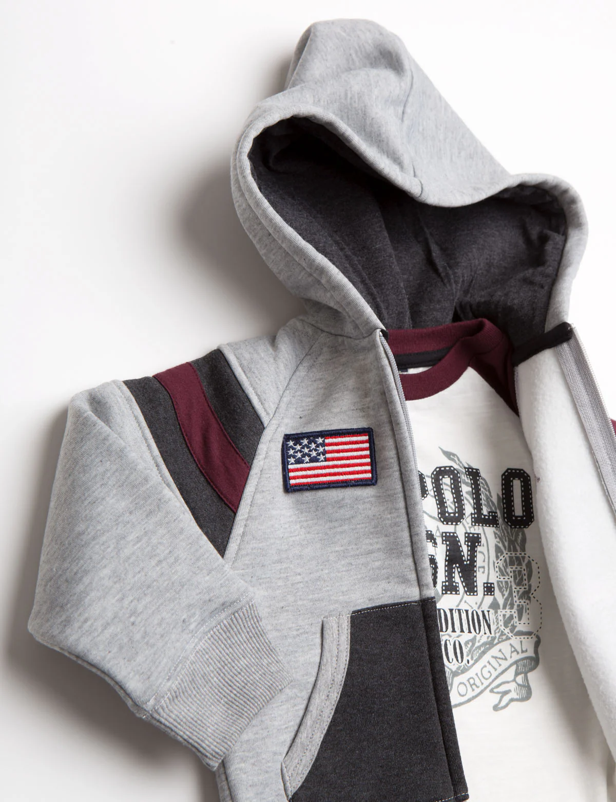 16849-boys-3-piece-set-tee-fleece-jeans-2.webp BOYS 3 PIECE SET - TEE, FLEECE & JEANS