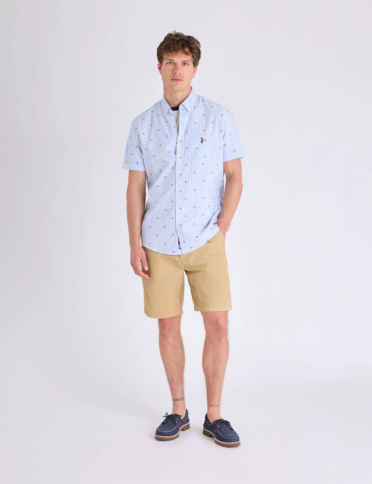 2128-short-sleeve-allover-flag-print-oxford-shirt-2.webp SHORT SLEEVE ALLOVER FLAG PRINT OXFORD SHIRT
