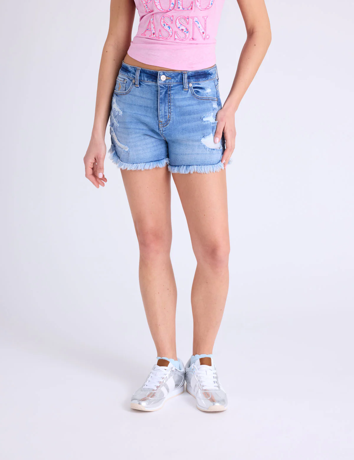 2190-4-medium-wash-extreme-fray-shorts-1.webp 4" MEDIUM WASH EXTREME FRAY SHORTS