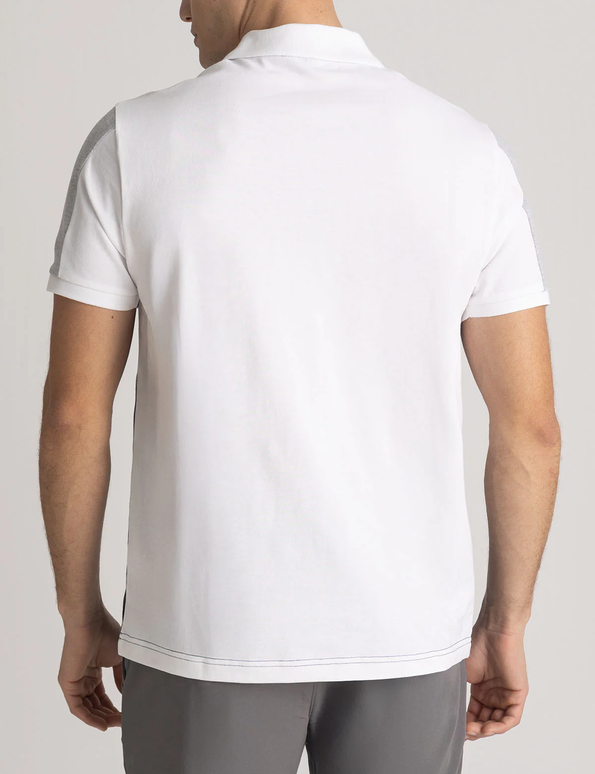 22674-color-block-wordmark-polo-shirt-3.webp COLOR BLOCK WORDMARK POLO SHIRT