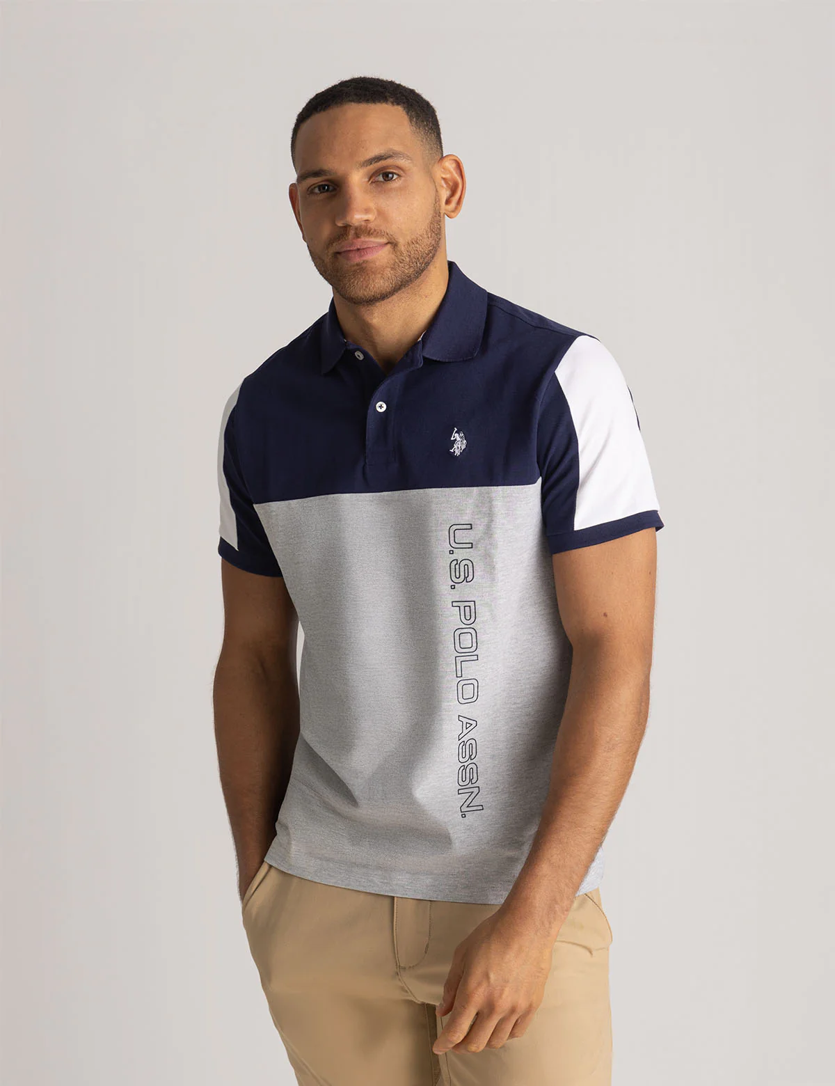22674-color-block-wordmark-polo-shirt-5.webp COLOR BLOCK WORDMARK POLO SHIRT