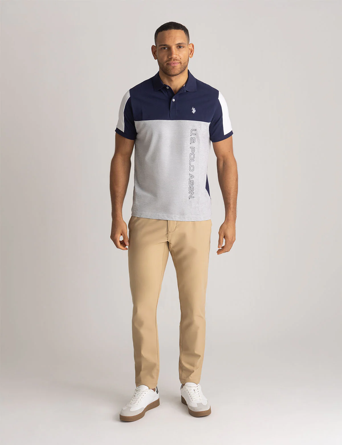 22674-color-block-wordmark-polo-shirt-6.webp COLOR BLOCK WORDMARK POLO SHIRT