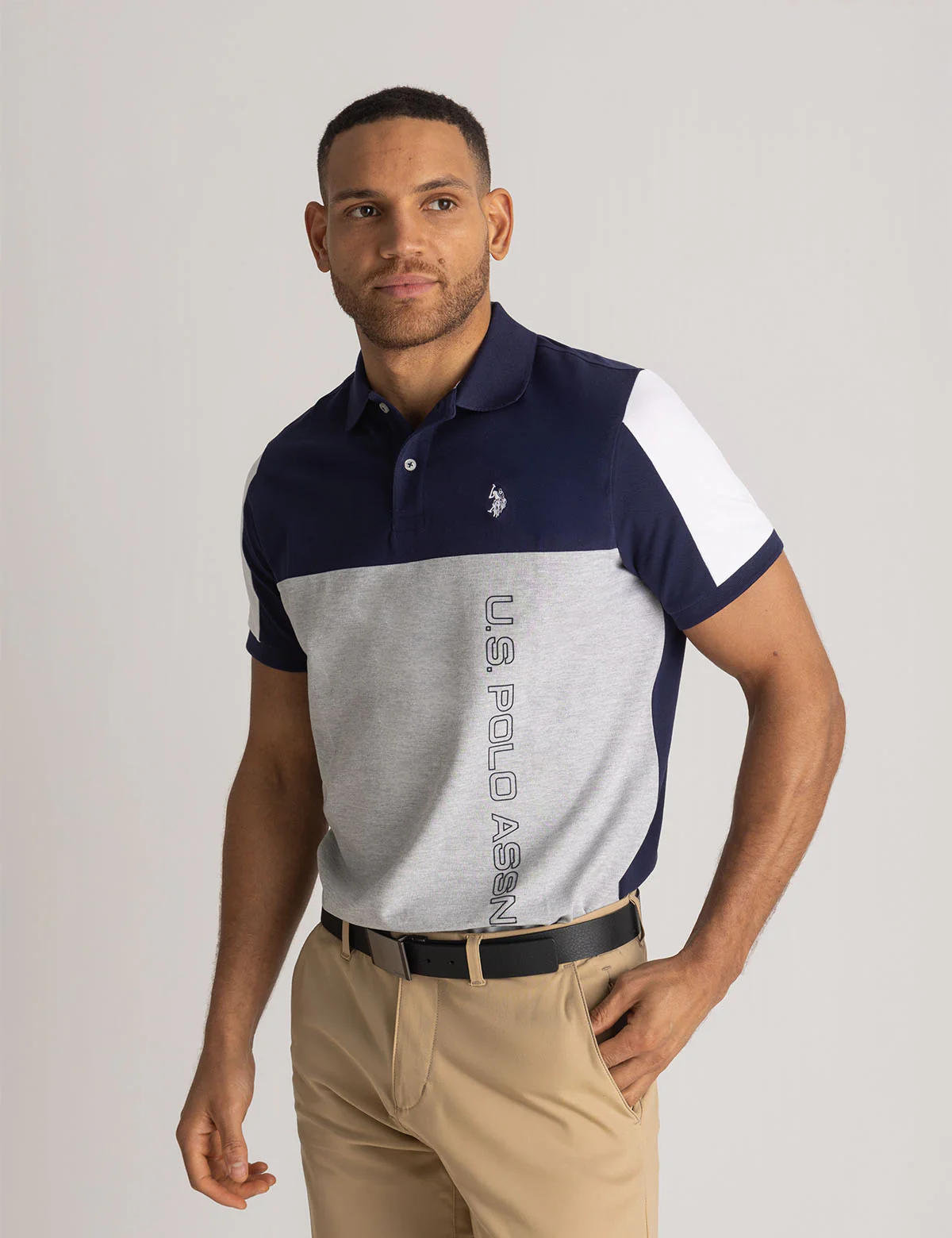 22674-color-block-wordmark-polo-shirt-7.webp COLOR BLOCK WORDMARK POLO SHIRT