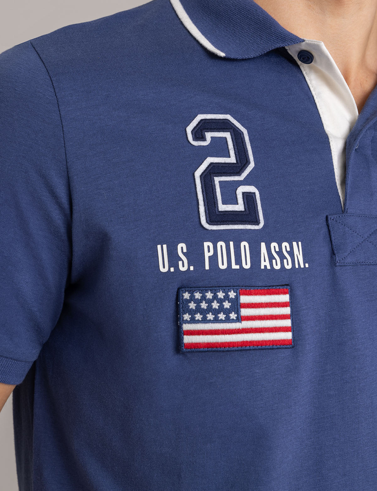 22720-peached-jersey-polo-shirt-with-applique-2.jpg PEACHED JERSEY POLO SHIRT WITH APPLIQUE