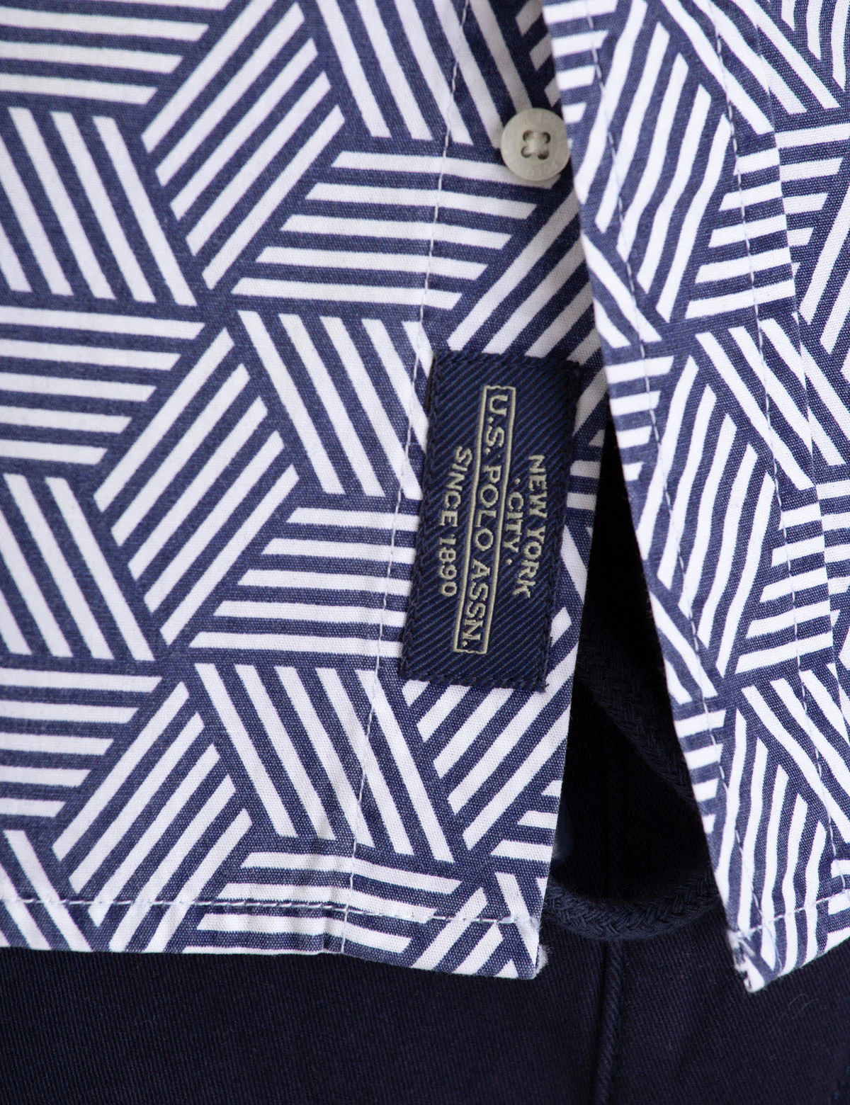 GEOMETRIC PRINT SHORT SLEEVE SHIRT