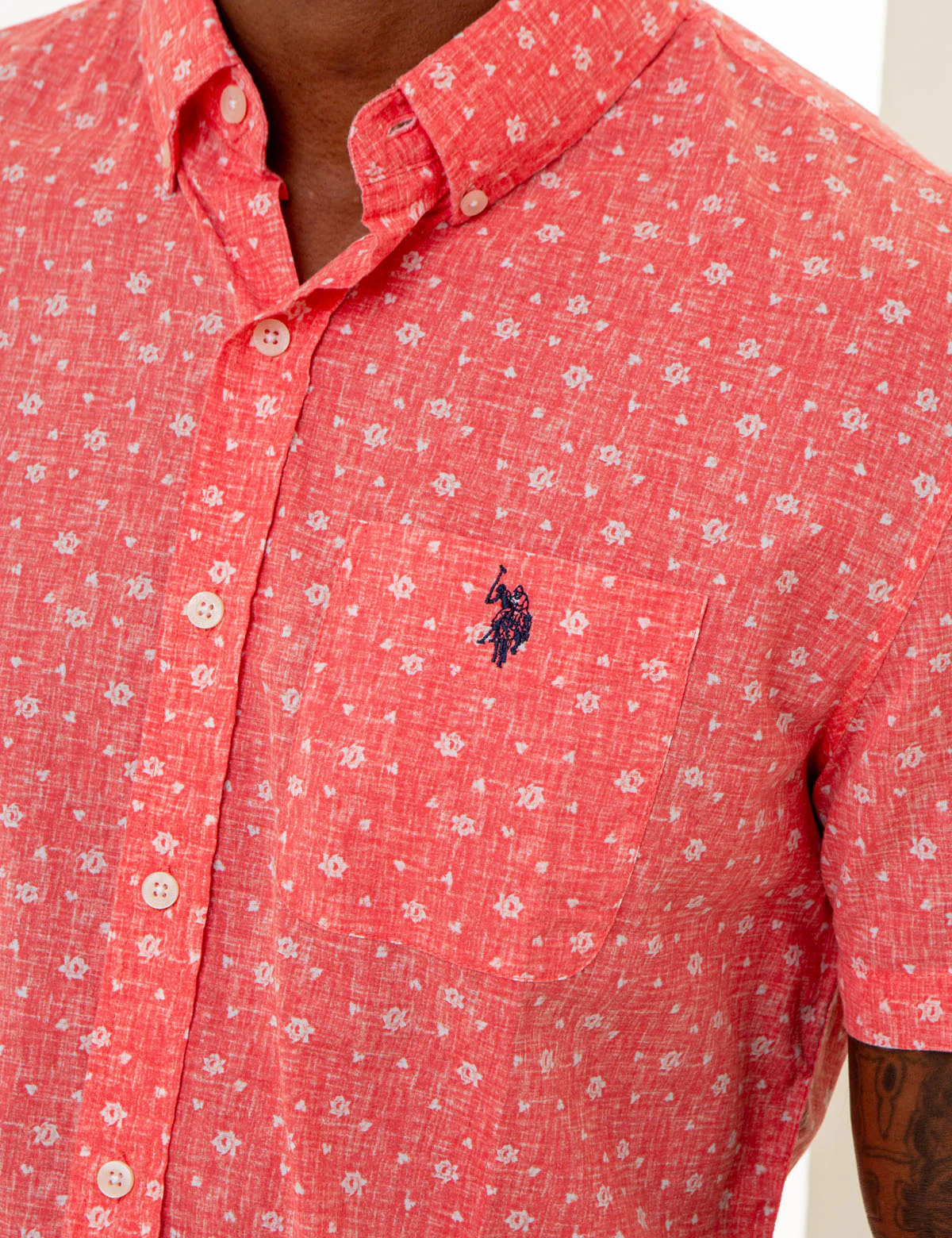 27930-floral-print-short-sleeve-shirt-with-pocket-2.webp FLORAL PRINT SHORT SLEEVE SHIRT WITH POCKET