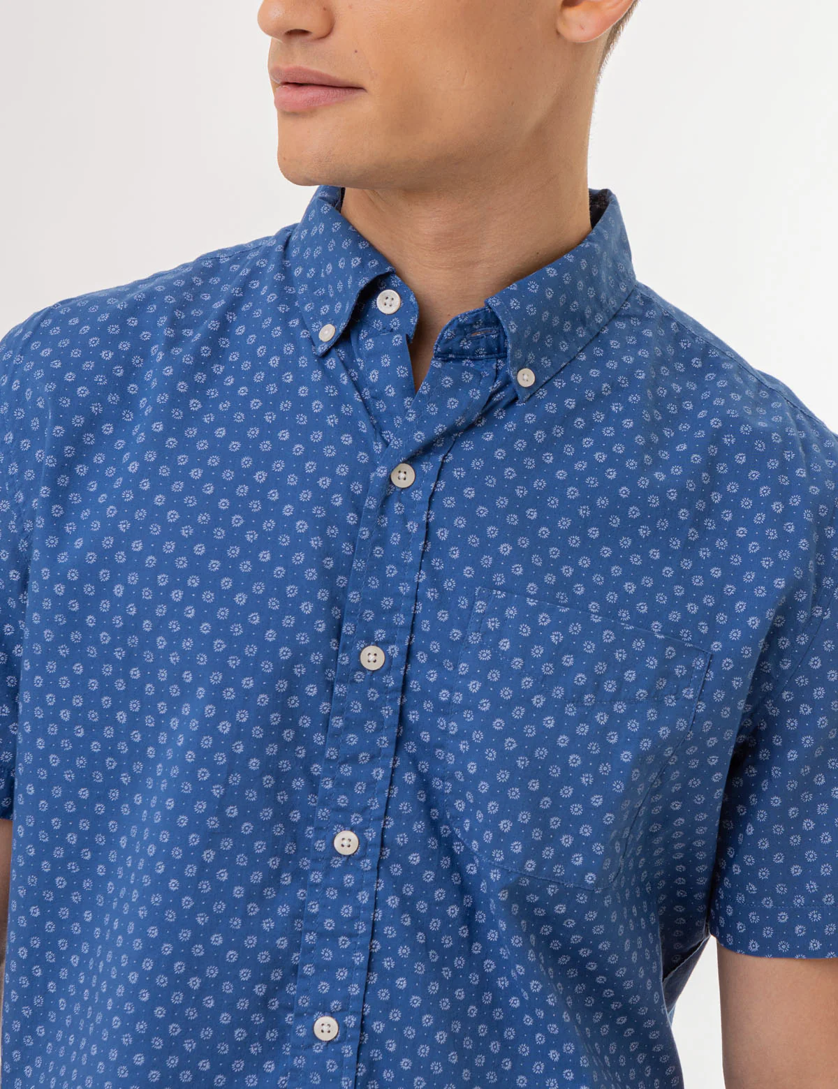 28005-ditsy-print-short-sleeve-woven-shirt-4.webp DITSY PRINT SHORT SLEEVE WOVEN SHIRT