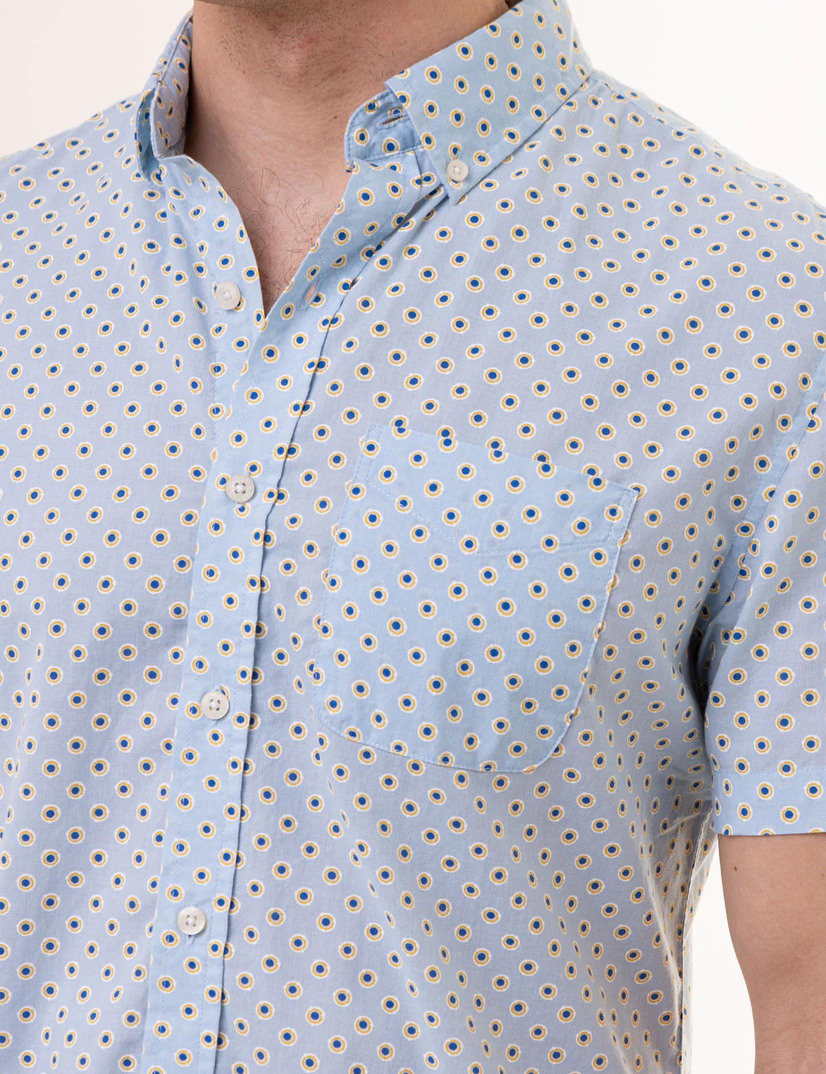 28106-short-sleeve-dot-print-woven-shirt-with-pocket-3.webp SHORT SLEEVE DOT PRINT WOVEN SHIRT WITH POCKET