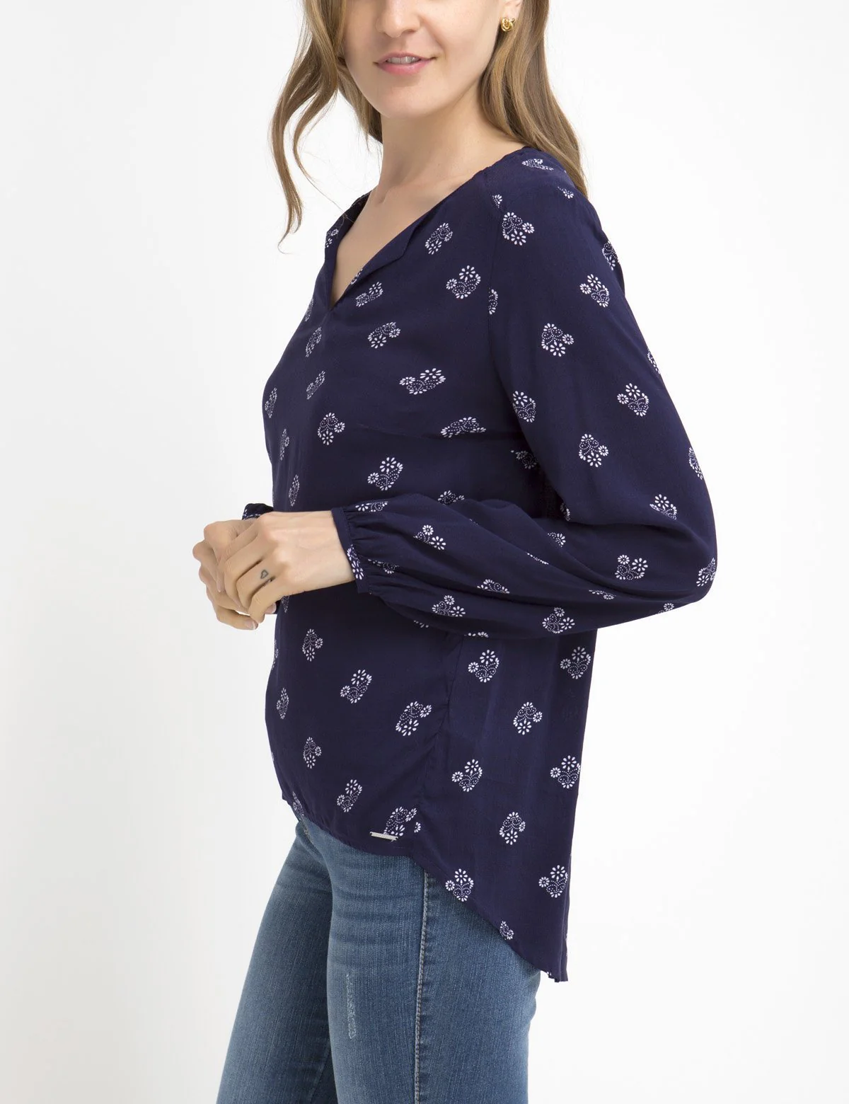 MEDALLION POPOVER SHIRT