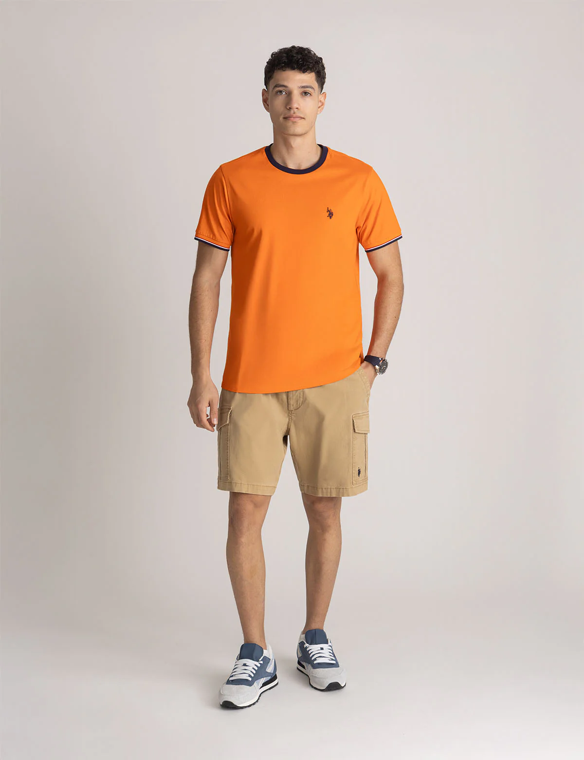 30929-signature-stripe-trim-ringer-t-shirt-3.webp SIGNATURE STRIPE TRIM RINGER T-SHIRT