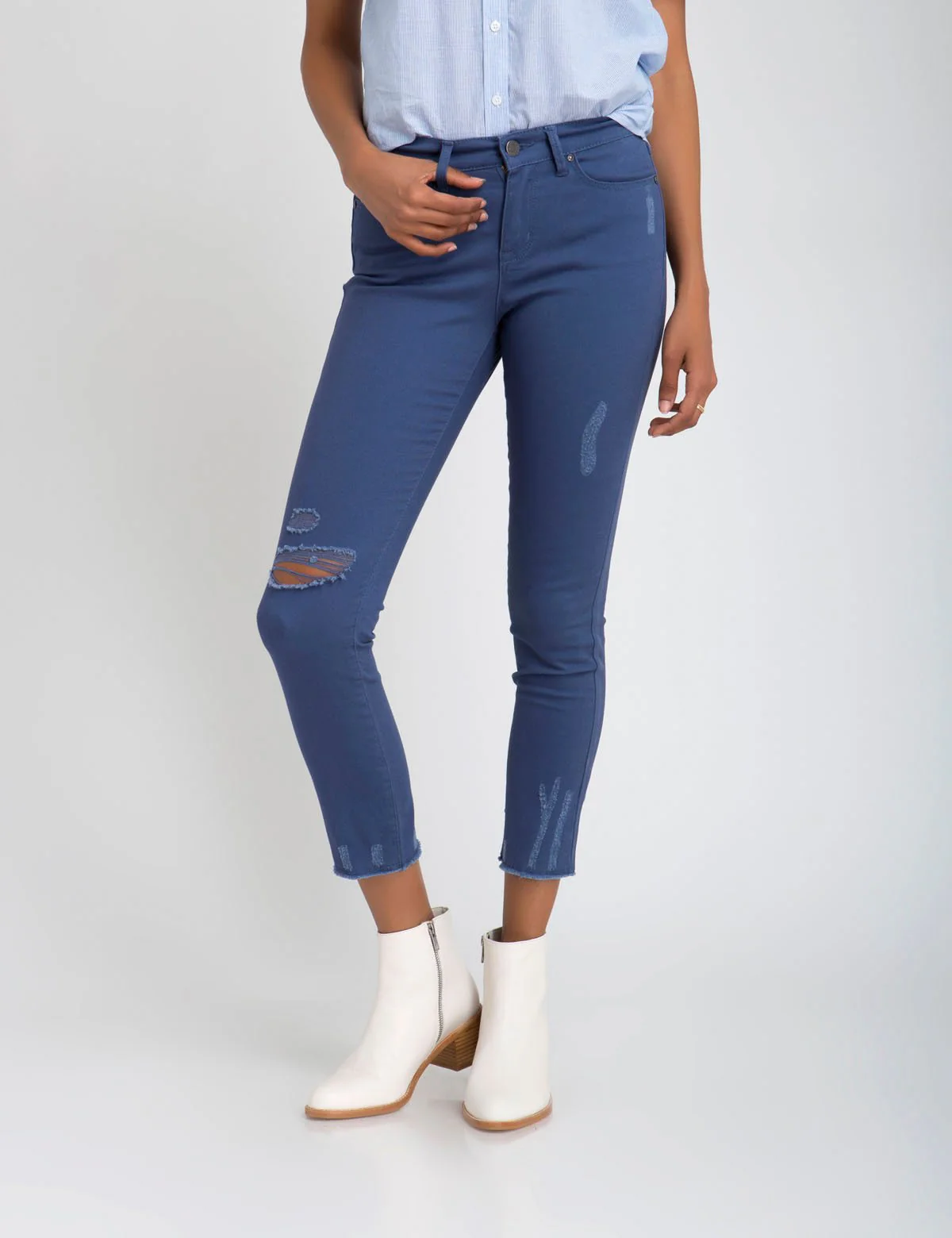 3416-destructed-skinny-pants-1.webp DESTRUCTED SKINNY PANTS
