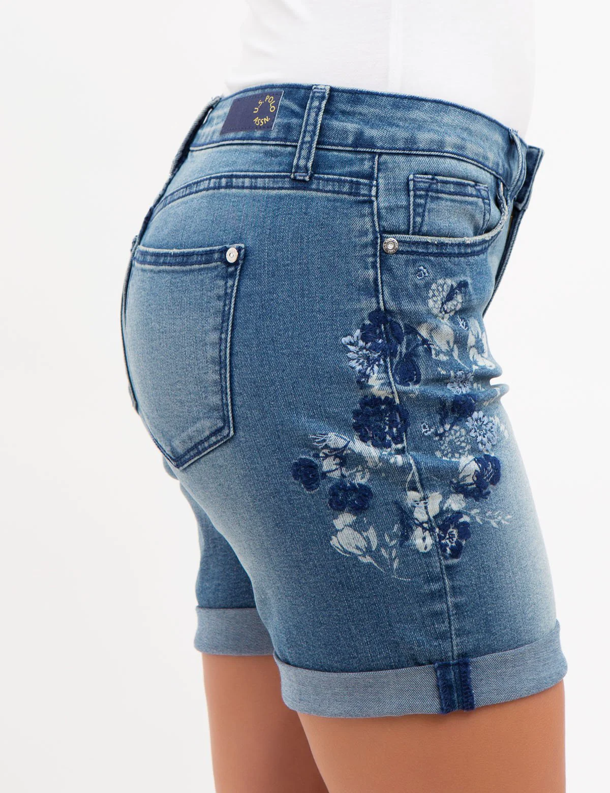 3443-embroidered-denim-shorts-6.webp EMBROIDERED DENIM SHORTS