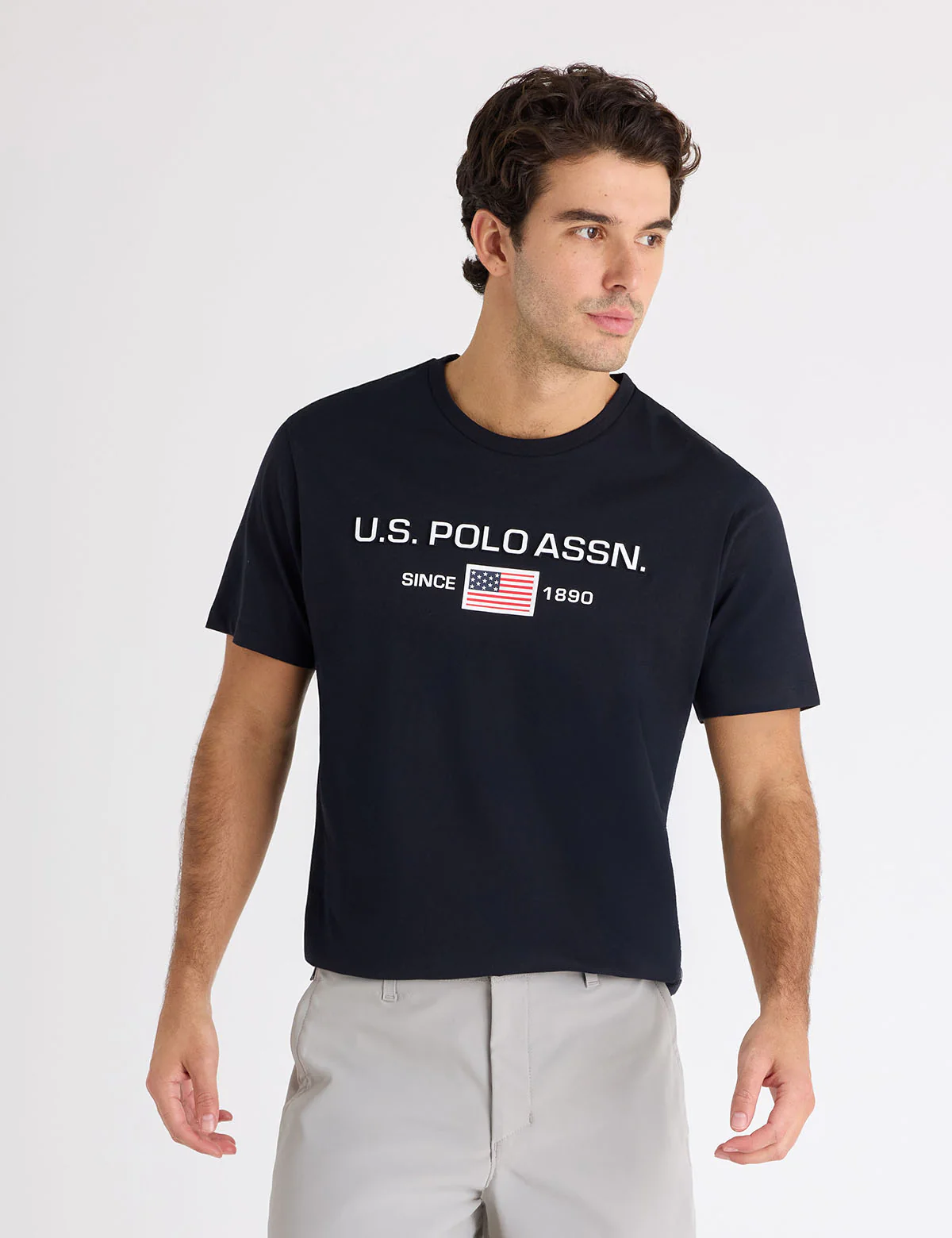 357-flag-embossed-wordmark-printed-jersey-t-shirt-1.webp FLAG EMBOSSED WORDMARK PRINTED JERSEY T-SHIRT