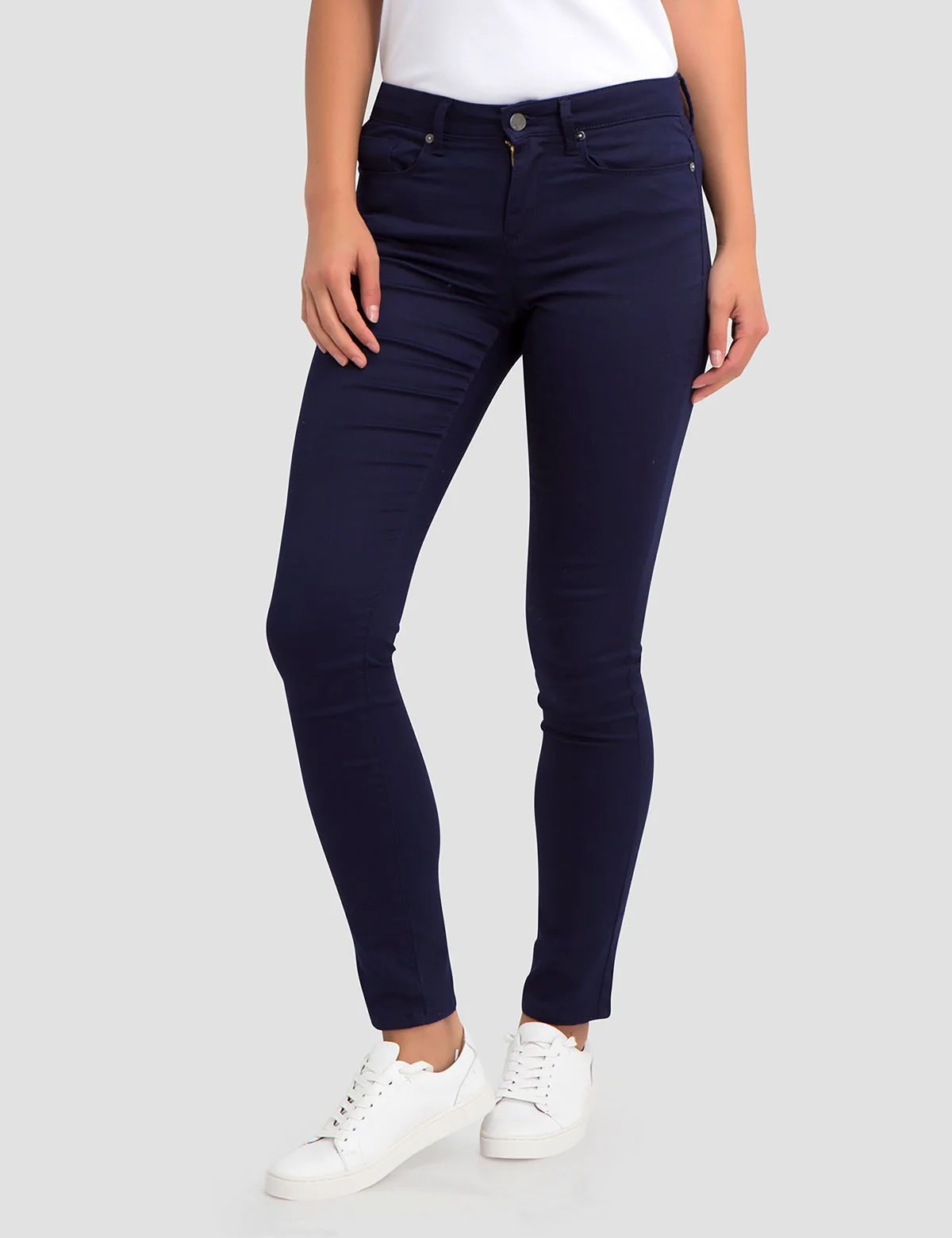 4126-stretch-sateen-skinny-pant-1.webp STRETCH SATEEN SKINNY PANT