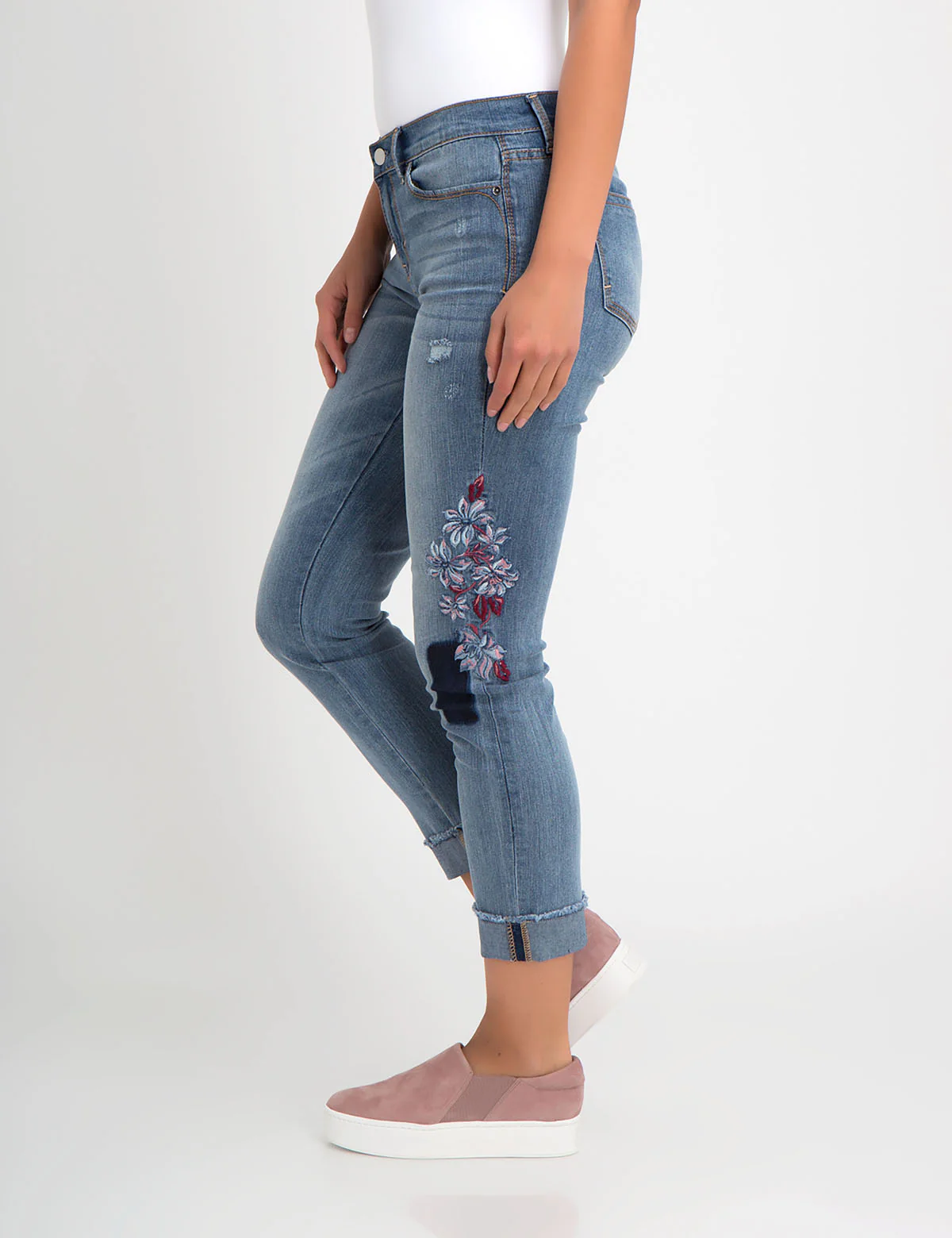 4314-stretch-relaxed-crop-fit-embroidered-patch-jean-6.webp STRETCH RELAXED CROP FIT EMBROIDERED PATCH JEAN