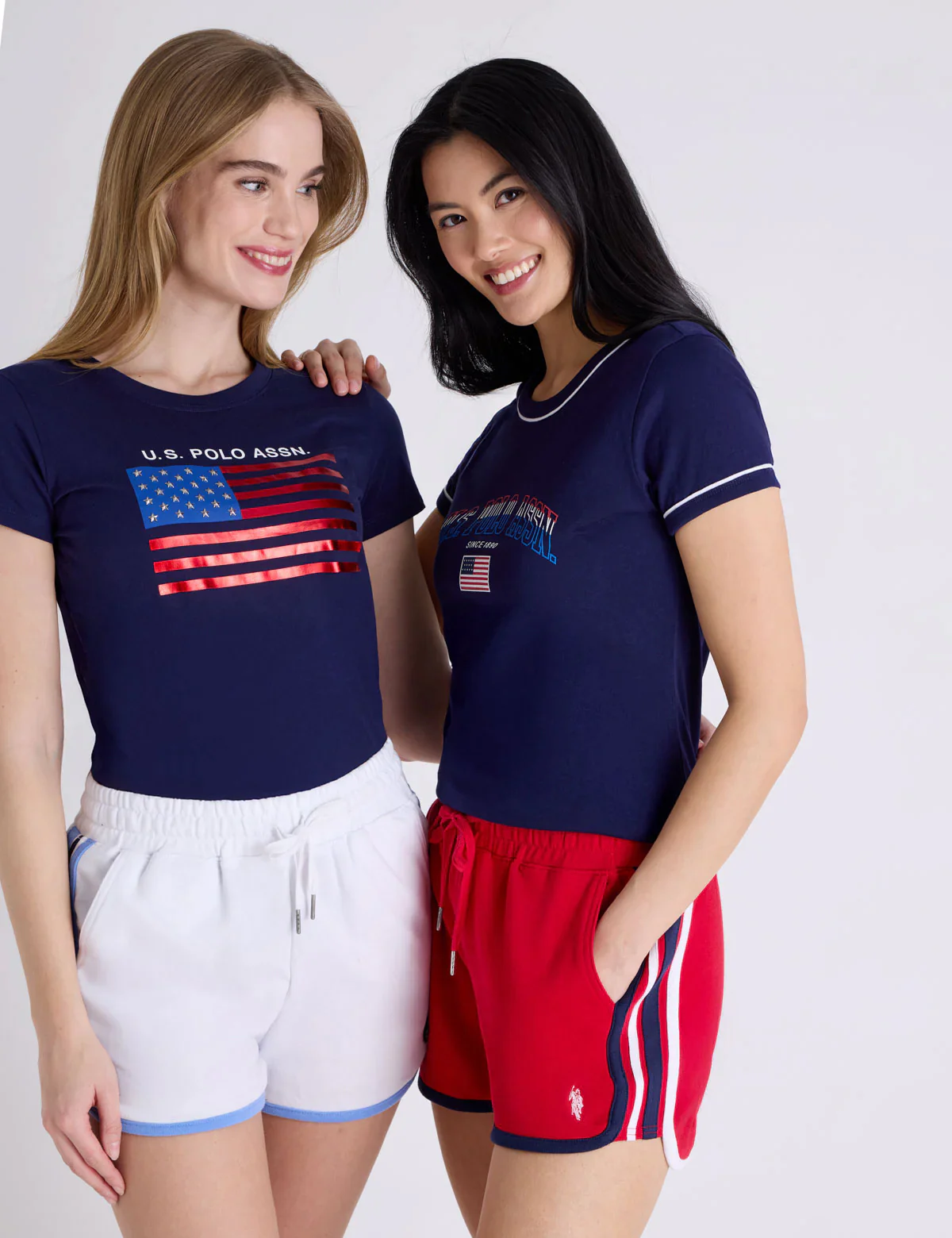 481-foil-flag-semi-scoop-t-shirt-2.webp FOIL FLAG SEMI SCOOP T-SHIRT