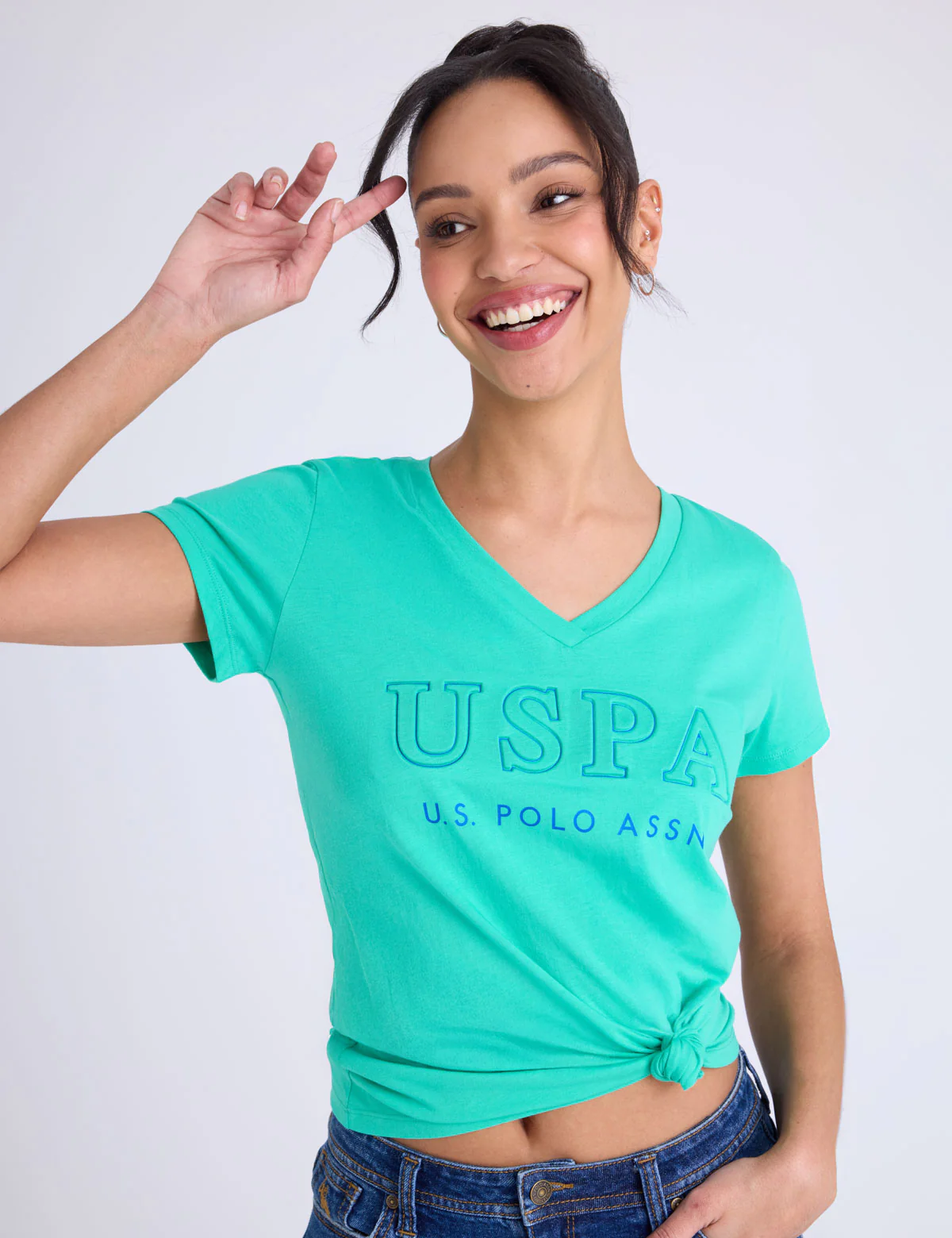 505-uspa-debossed-print-v-neck-graphic-t-shirt-1.webp USPA DEBOSSED PRINT V-NECK GRAPHIC T-SHIRT