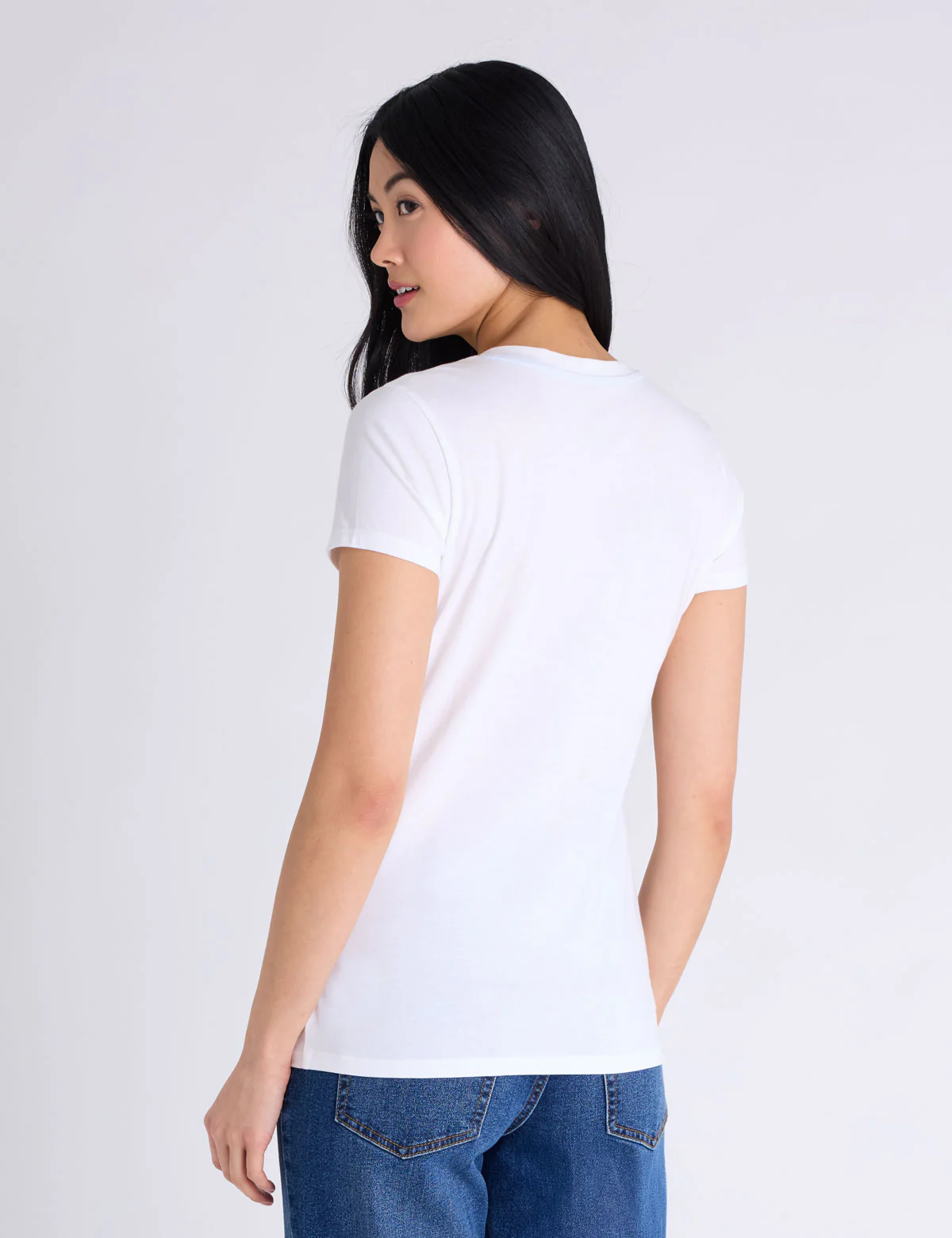 505-uspa-debossed-print-v-neck-graphic-t-shirt-9.webp USPA DEBOSSED PRINT V-NECK GRAPHIC T-SHIRT