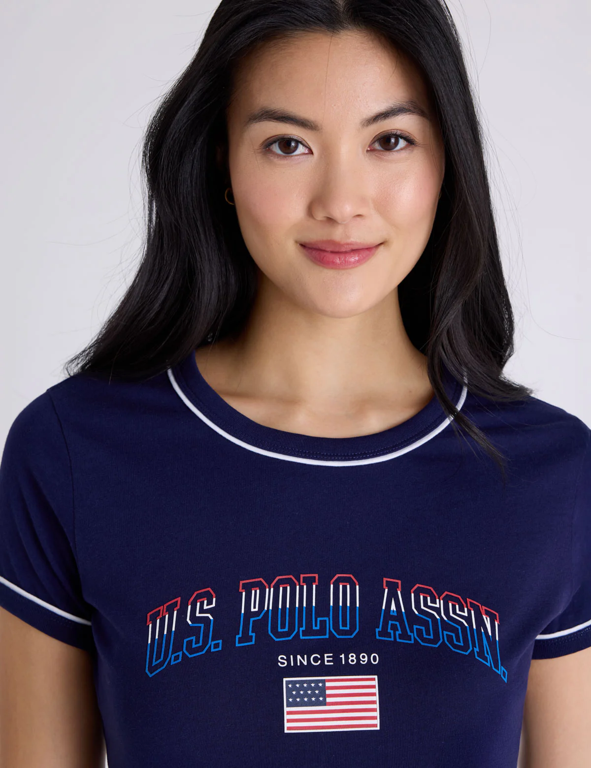 529-signature-stripe-piping-graphic-t-shirt-3.webp SIGNATURE STRIPE PIPING GRAPHIC T-SHIRT