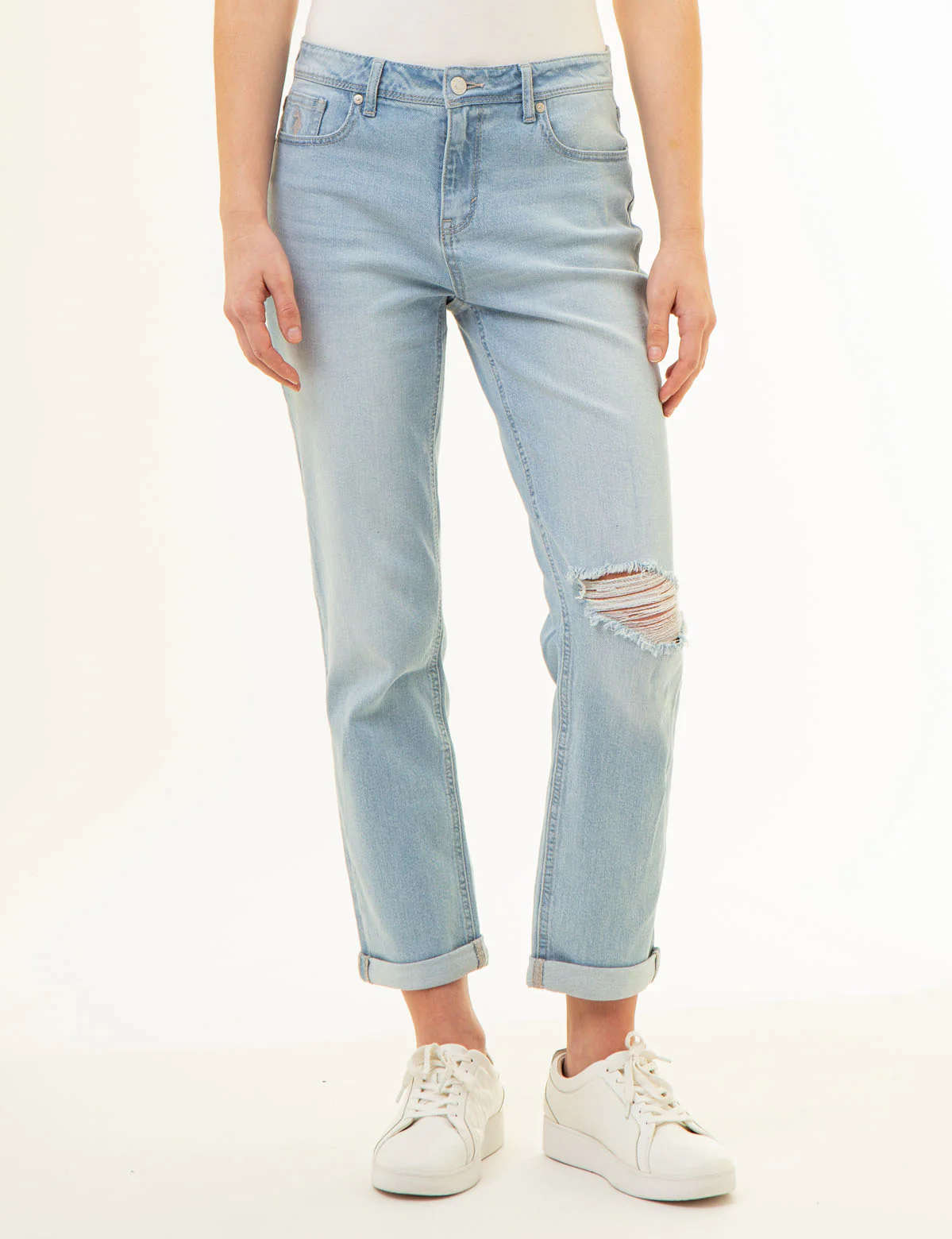 5756-mid-rise-boyfriend-jeans-1.webp MID RISE BOYFRIEND JEANS