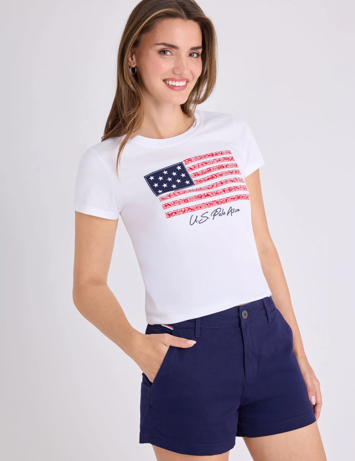 584-bandana-flag-applique-semi-scoop-t-shirt-1.webp BANDANA FLAG APPLIQUE SEMI SCOOP T-SHIRT