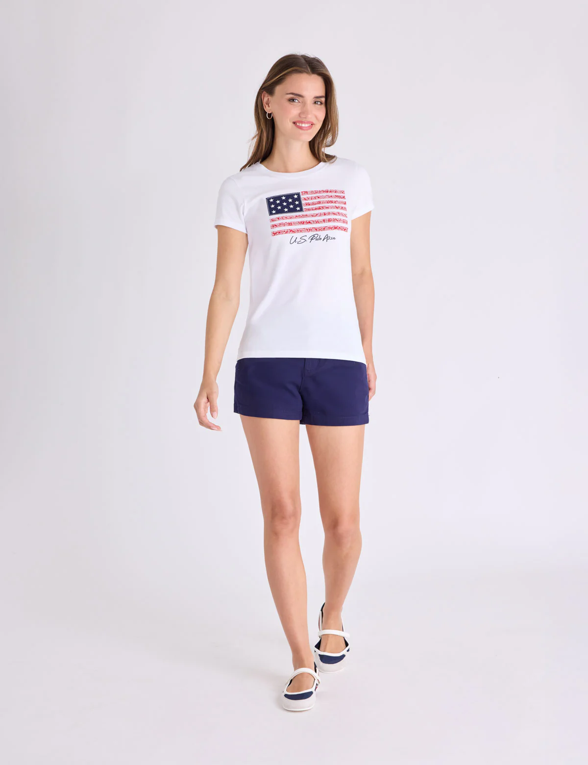 584-bandana-flag-applique-semi-scoop-t-shirt-2.webp BANDANA FLAG APPLIQUE SEMI SCOOP T-SHIRT