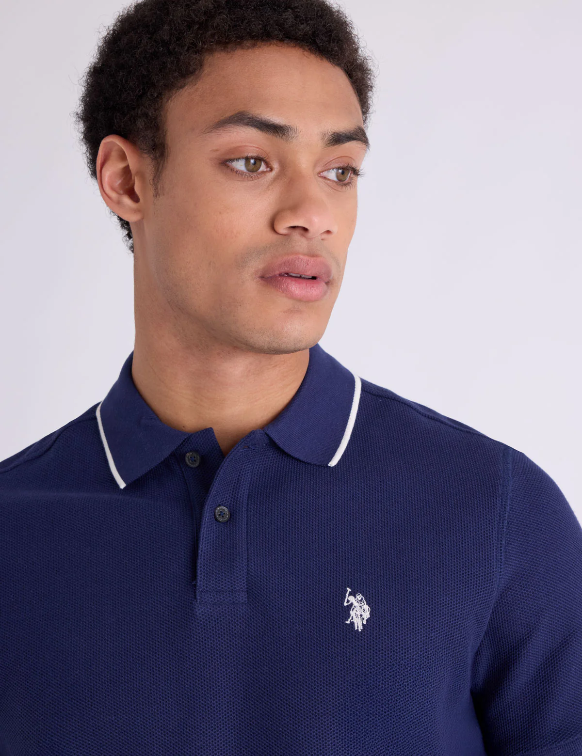 757-honeycomb-ribbed-band-polo-shirt-2.webp HONEYCOMB RIBBED BAND POLO SHIRT