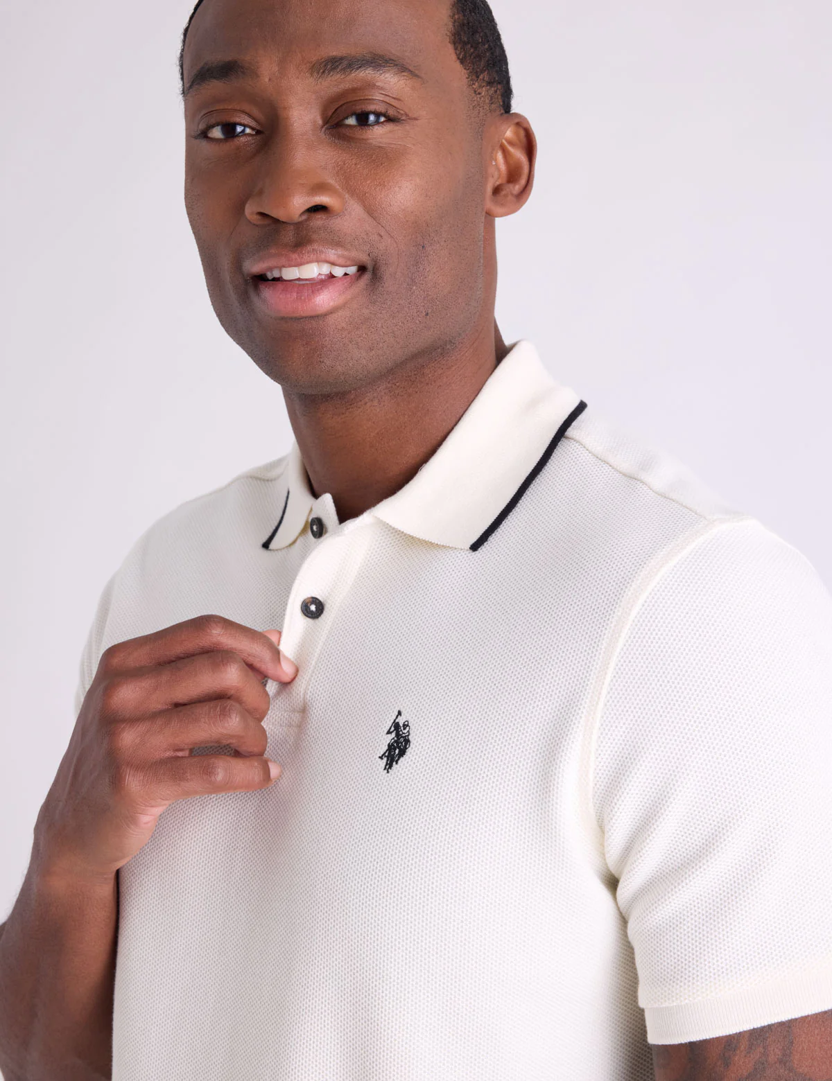 757-honeycomb-ribbed-band-polo-shirt-6.webp HONEYCOMB RIBBED BAND POLO SHIRT