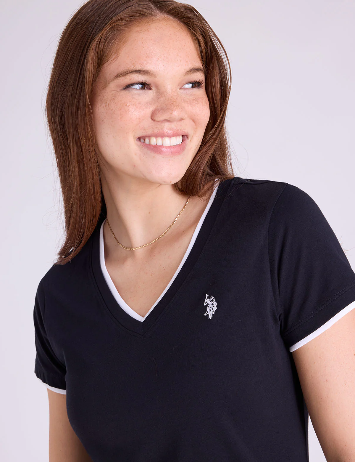 7762-double-band-v-neck-t-shirt-1.webp DOUBLE BAND V-NECK T-SHIRT