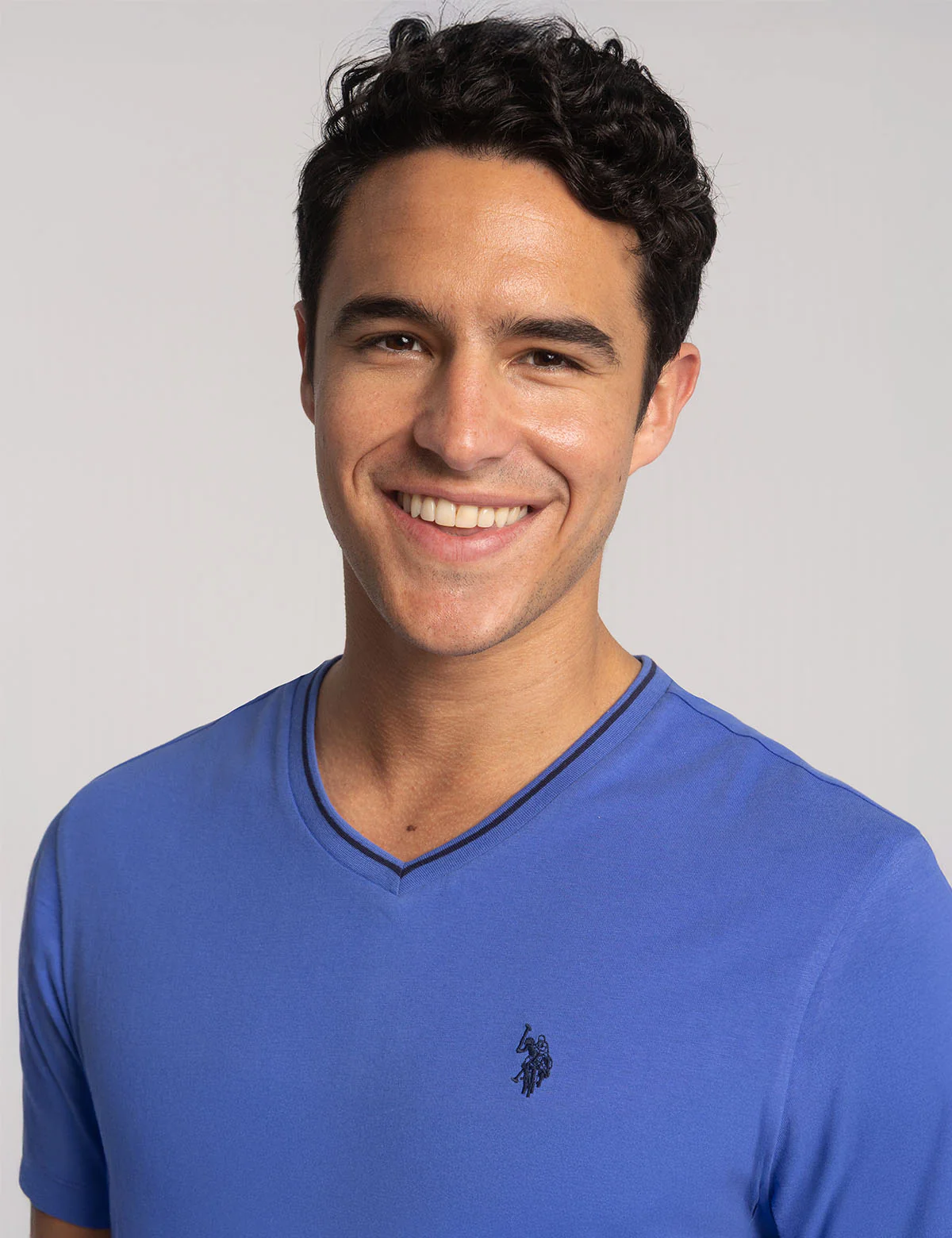 7952-tipped-v-neck-jersey-t-shirt-15.webp TIPPED V-NECK JERSEY T-SHIRT